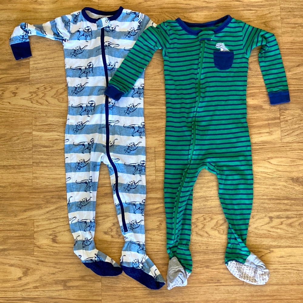 Lightweight dinosaur themed footie pjs 🦕 🦖